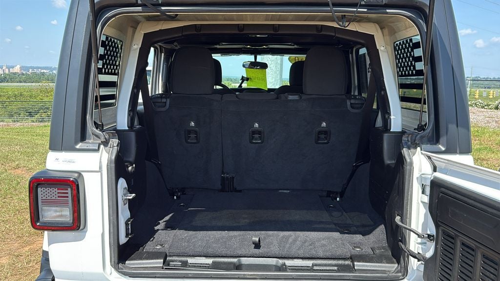 2020 Jeep Wrangler Unlimited Sahara - Photo 10