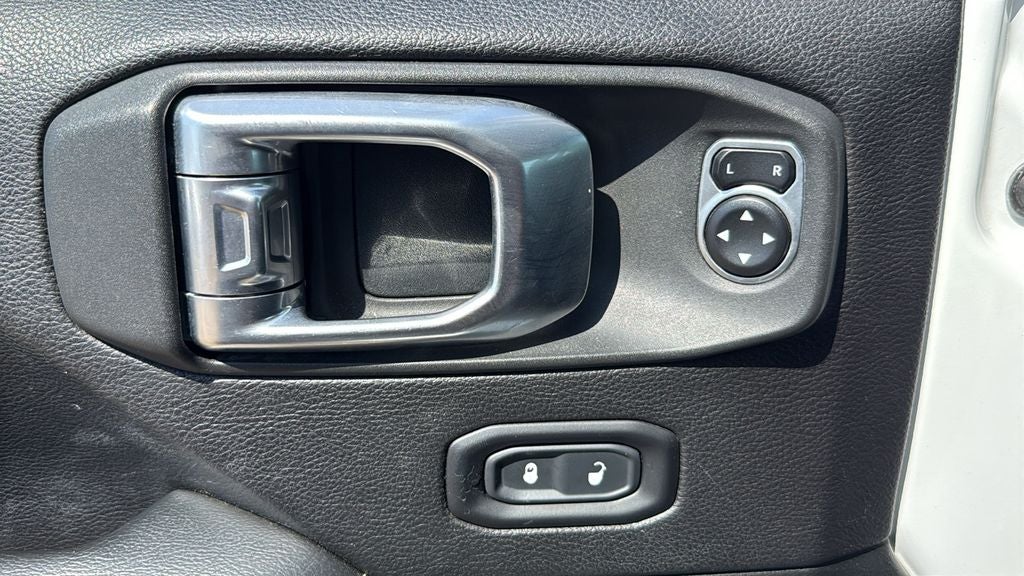 2020 Jeep Wrangler Unlimited Sahara - Photo 16