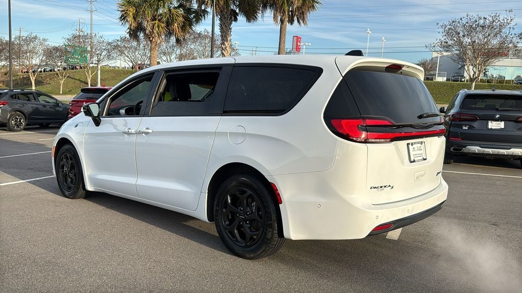 2024 Chrysler Pacifica Hybrid Select