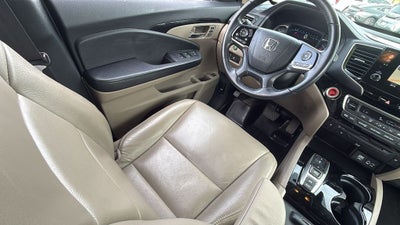 2020 Honda Pilot Touring 8 Passenger