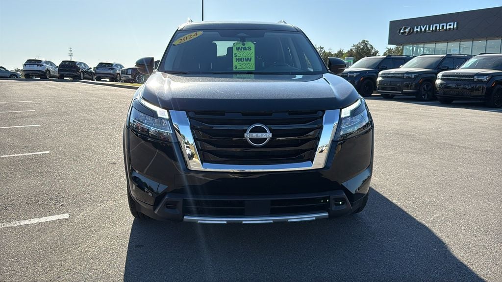 2024 Nissan Pathfinder SV