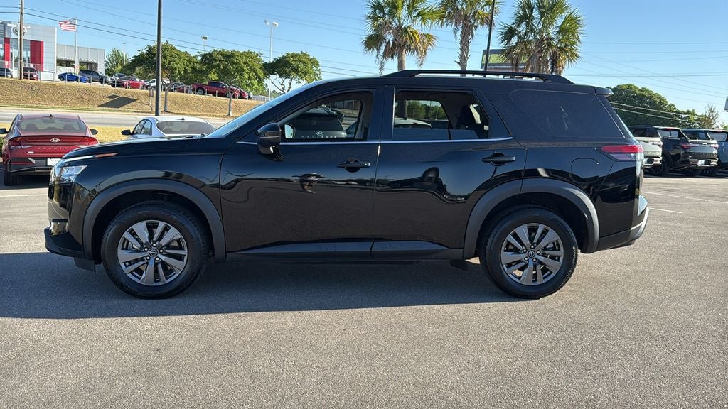 2024 Nissan Pathfinder SV
