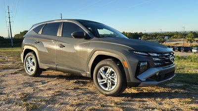 2026 Hyundai TUCSON SE FWD