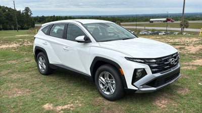 2026 Hyundai TUCSON SE FWD
