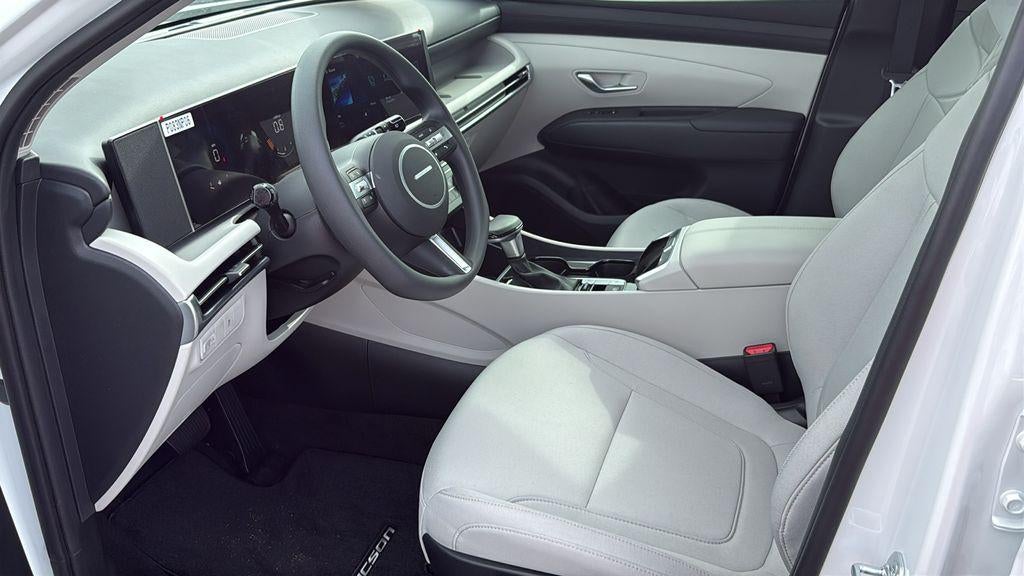 2026 Hyundai TUCSON SE FWD