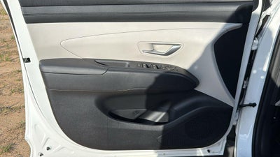 2026 Hyundai TUCSON SE FWD
