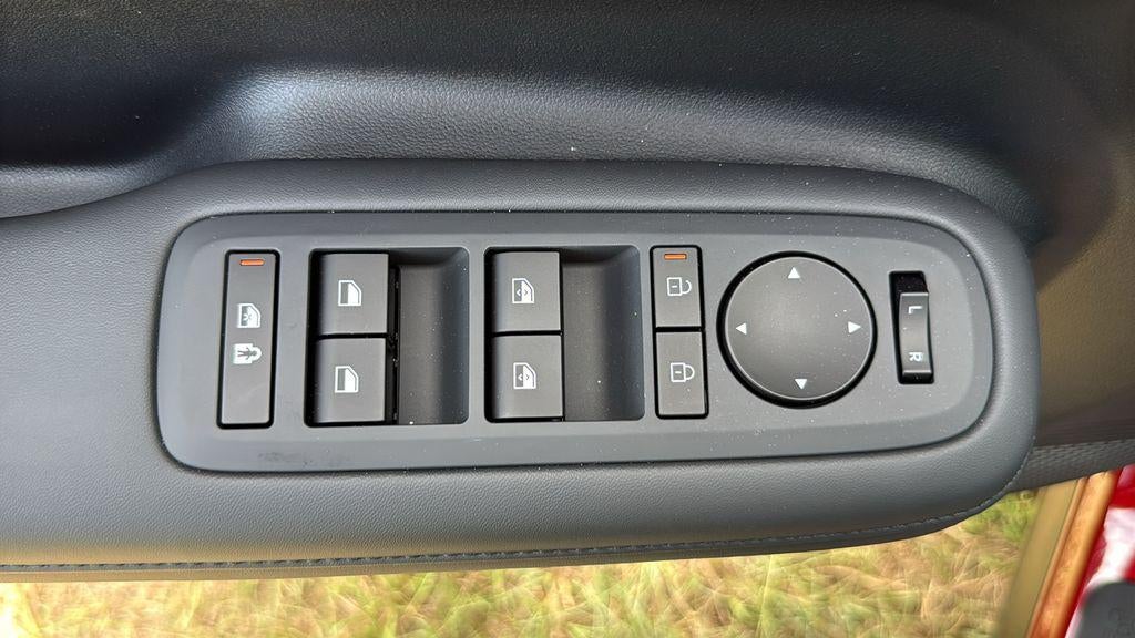 2027 Hyundai SANTA FE SEL FWD