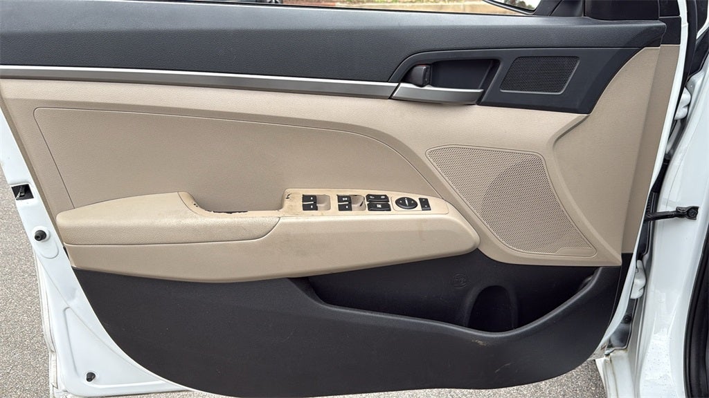 2018 Hyundai ELANTRA SE