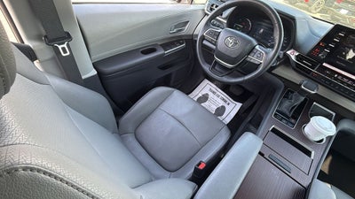 2024 Toyota Sienna XLE 8 Passenger