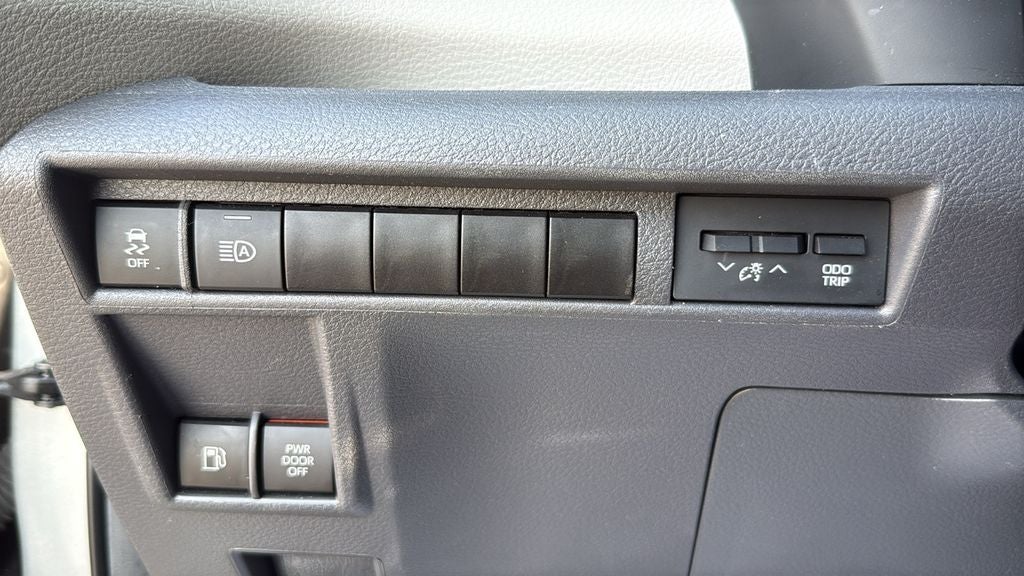 2024 Toyota Sienna XLE 8 Passenger