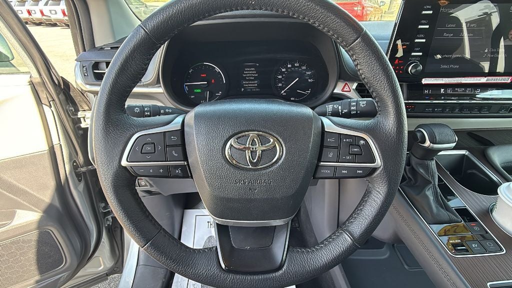 2024 Toyota Sienna XLE 8 Passenger