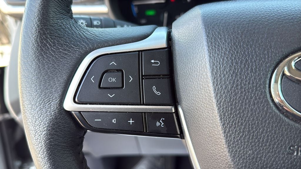 2024 Toyota Sienna XLE 8 Passenger