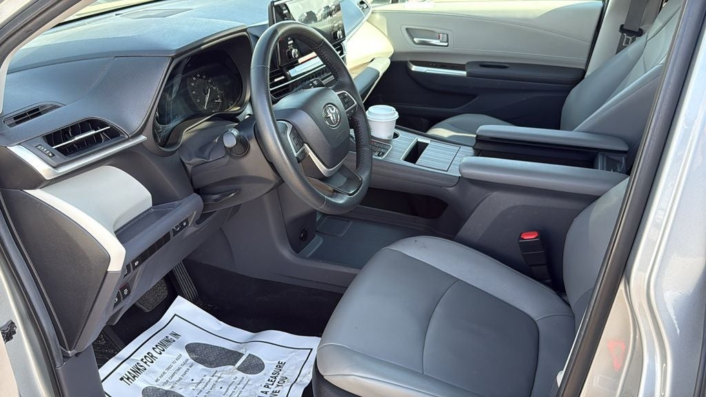 2024 Toyota Sienna XLE 8 Passenger