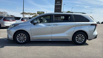 2024 Toyota Sienna XLE 8 Passenger