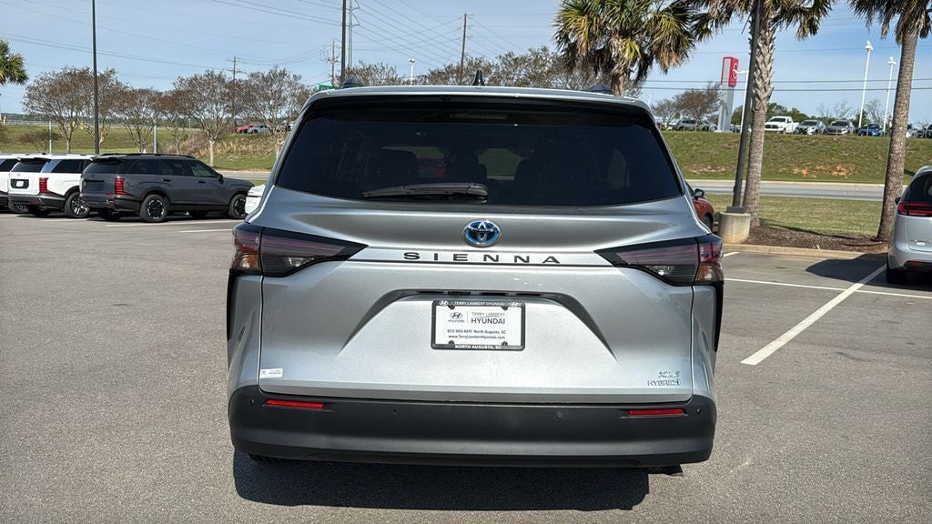 2024 Toyota Sienna XLE 8 Passenger
