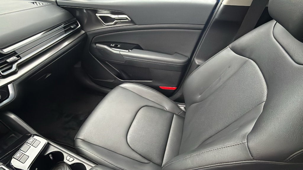 2025 Kia Sportage EX - Photo 13