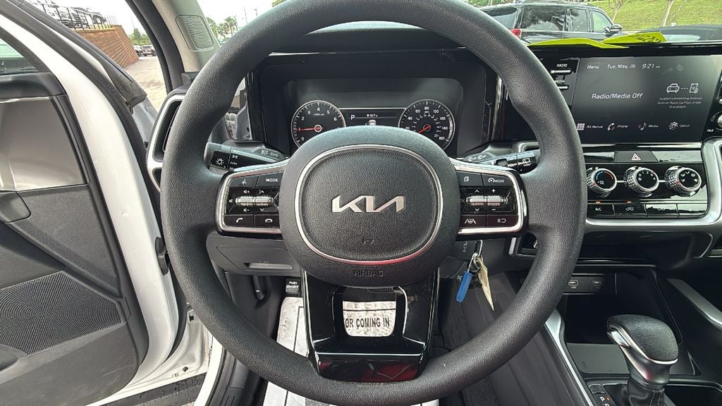 2023 Kia Sorento LX - Photo 21