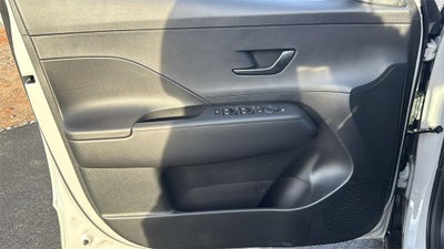 2026 Hyundai KONA SE FWD