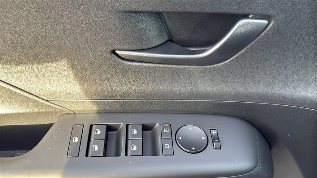 2026 Hyundai KONA SE FWD