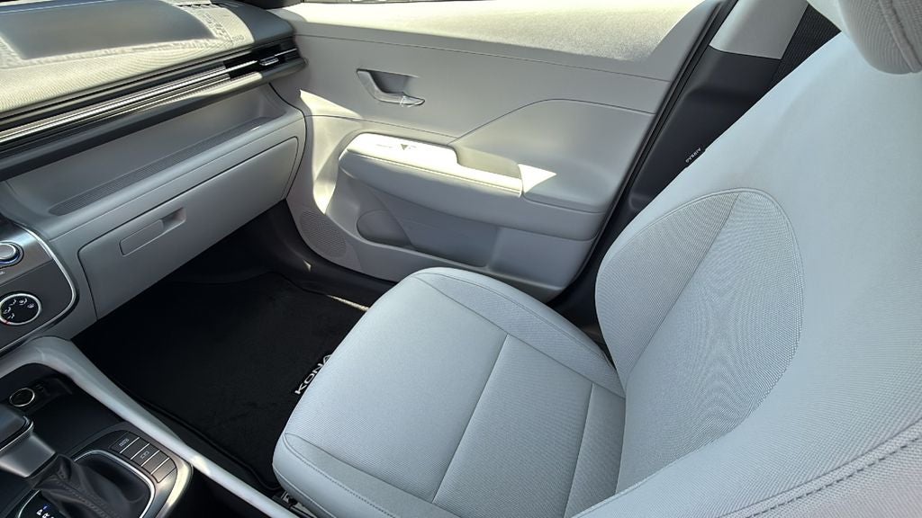 2027 Hyundai KONA SE FWD