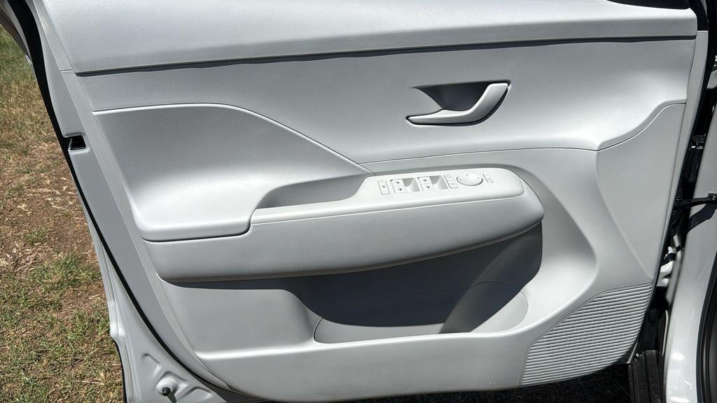 2027 Hyundai KONA SE FWD