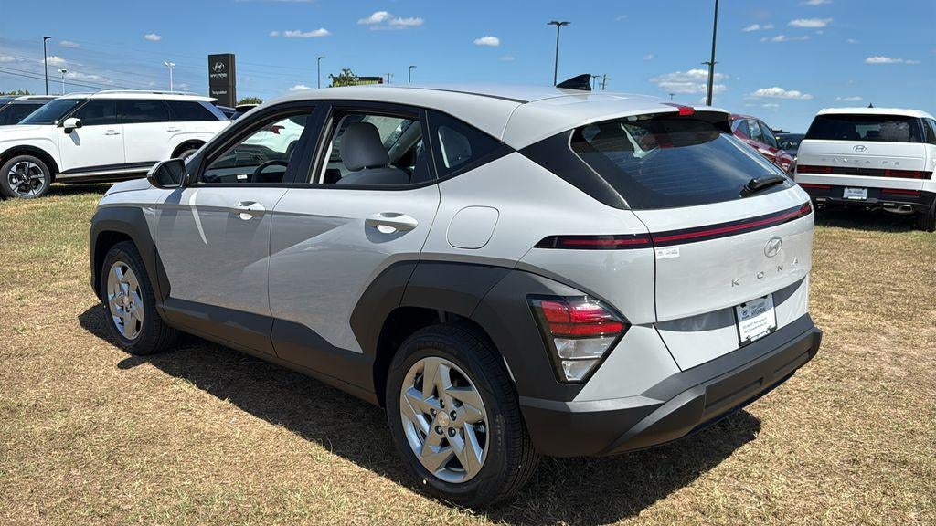 2027 Hyundai KONA SE FWD