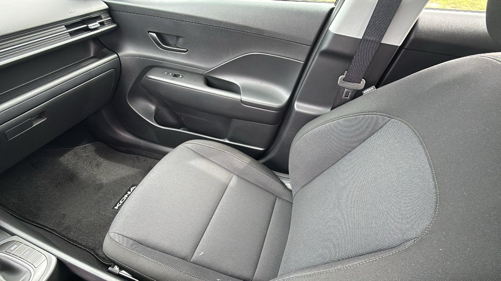 2027 Hyundai KONA SE FWD