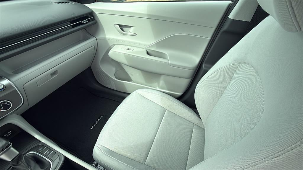 2026 Hyundai KONA SE FWD