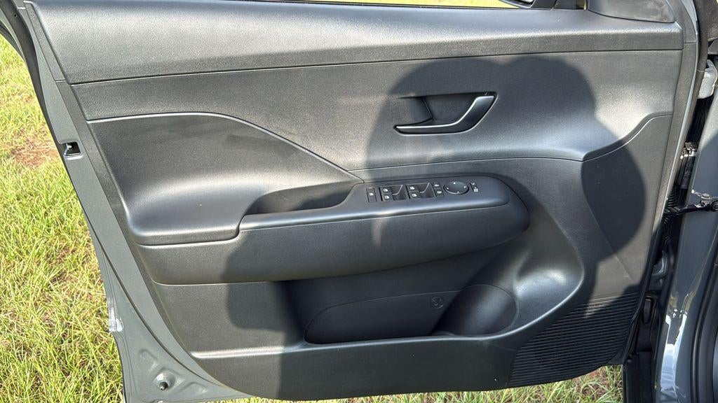2027 Hyundai KONA SE FWD