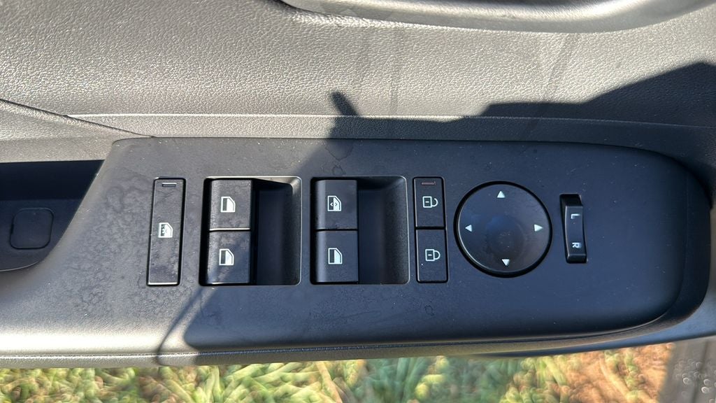 2027 Hyundai KONA SE FWD