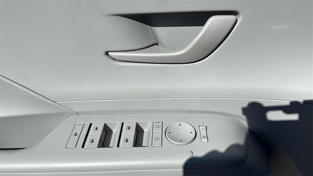 2026 Hyundai KONA SE FWD