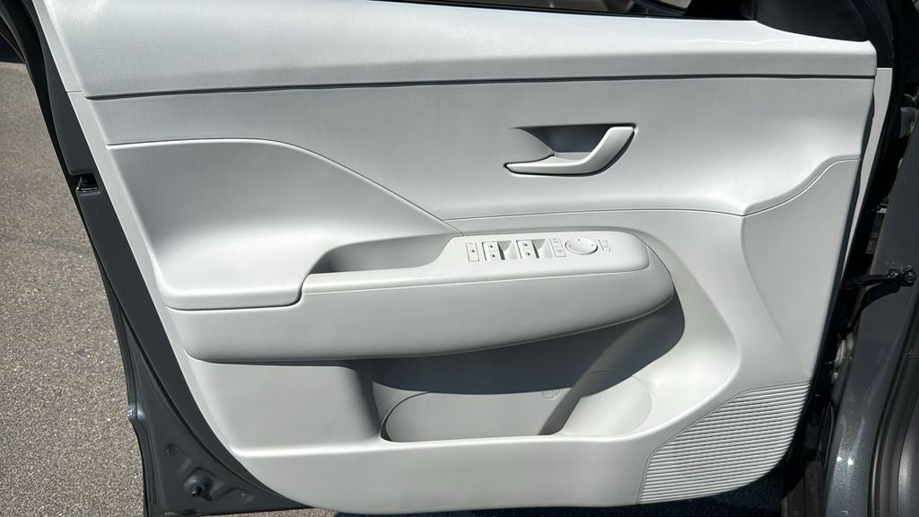 2027 Hyundai KONA SE FWD