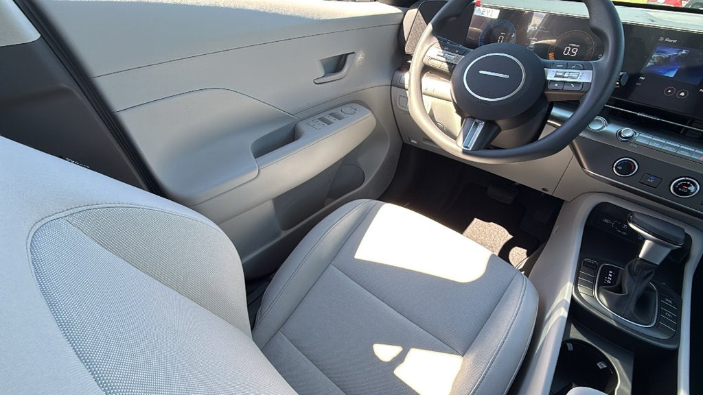 2027 Hyundai KONA SE FWD
