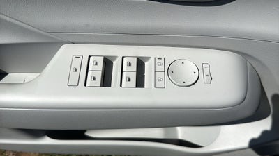 2027 Hyundai KONA SE FWD