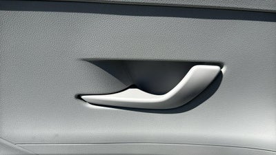 2027 Hyundai KONA SE FWD