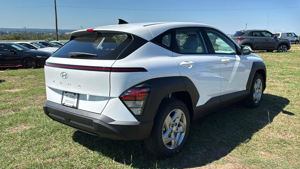 2027 Hyundai KONA SE FWD