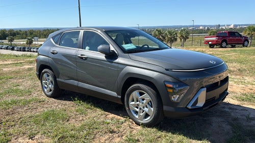 2027 Hyundai KONA SE FWD