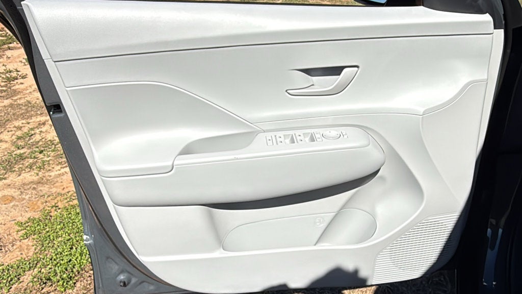 2027 Hyundai KONA SE FWD