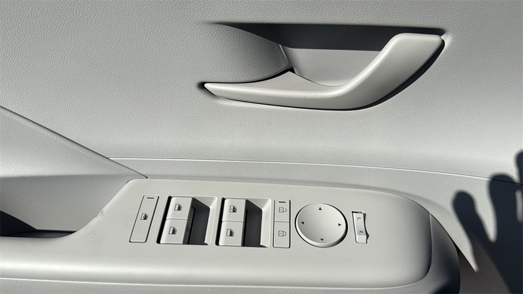 2026 Hyundai KONA SE FWD