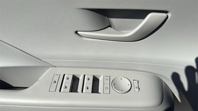 2026 Hyundai KONA SE FWD