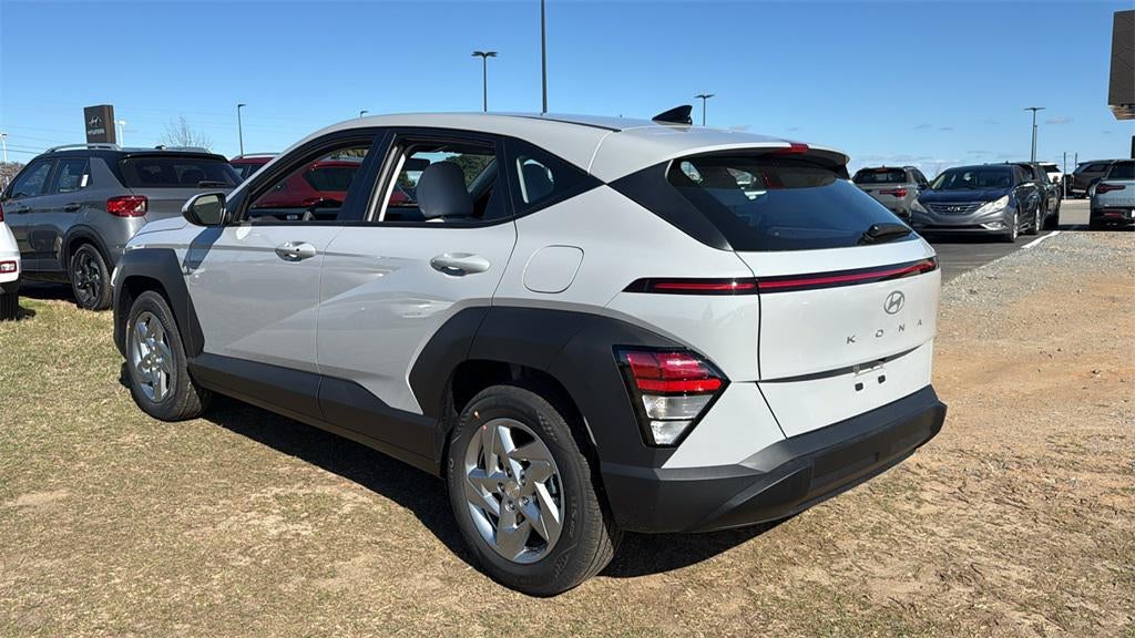 2026 Hyundai KONA SE FWD