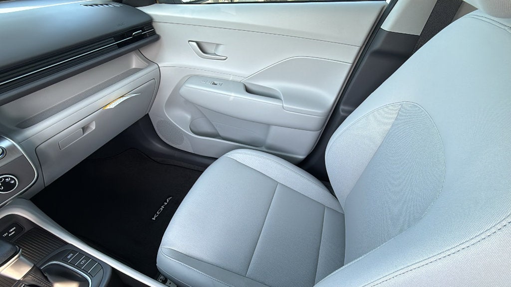 2027 Hyundai KONA SE FWD