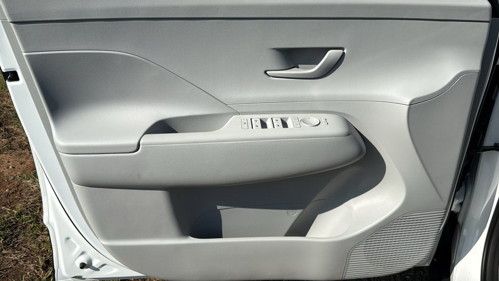 2027 Hyundai KONA SE FWD