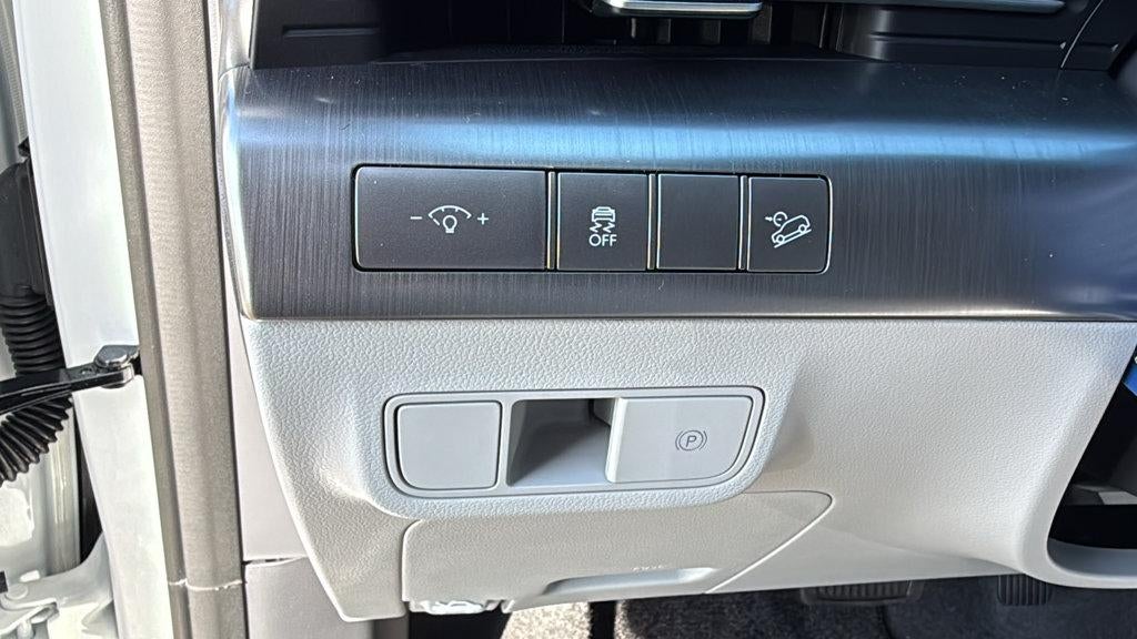 2027 Hyundai KONA SE FWD