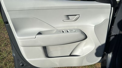2027 Hyundai KONA SE FWD