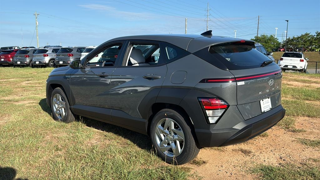 2027 Hyundai KONA SE FWD