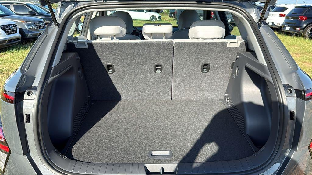 2027 Hyundai KONA SE FWD