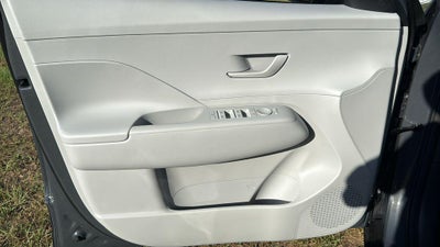 2027 Hyundai KONA SE FWD