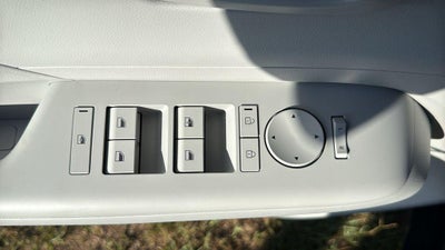 2027 Hyundai KONA SE FWD