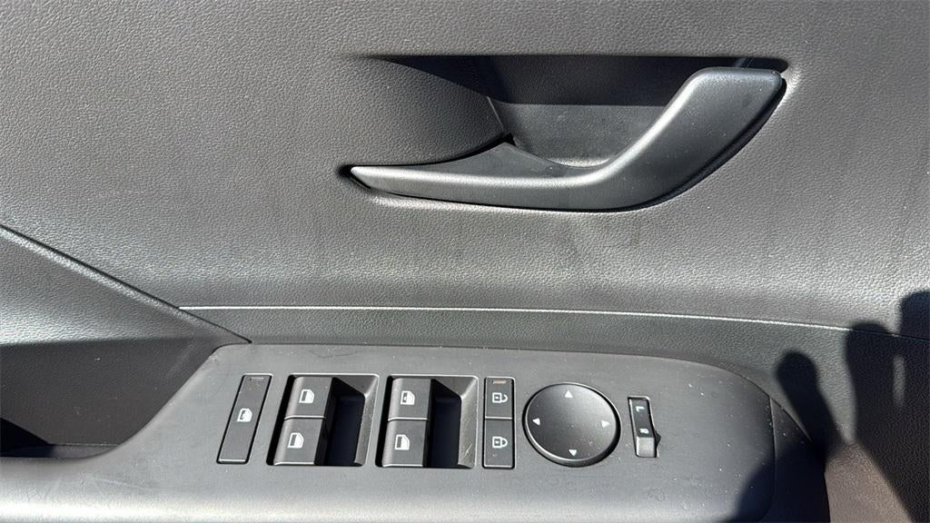 2026 Hyundai KONA SE FWD